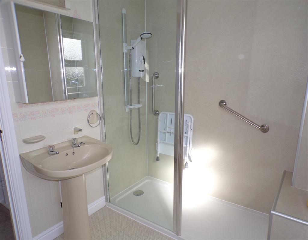 Shower Room.JPG