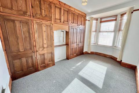 3 bedroom flat to rent, Cotterdale Avenue, Gateshead NE8