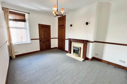 3 bedroom flat to rent, Cotterdale Avenue, Gateshead NE8