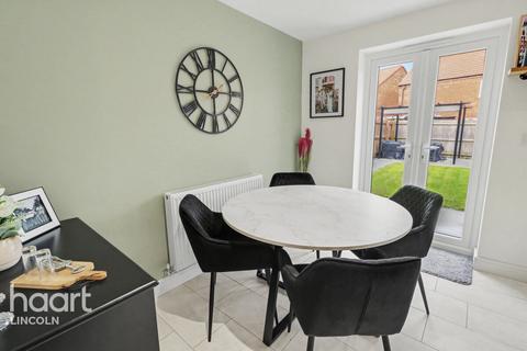 undefined, Ernie White Close, Saxilby