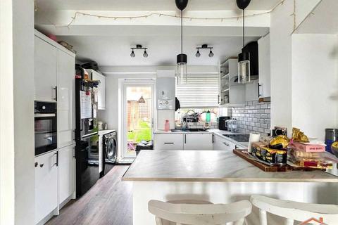 3 bedroom terraced house for sale, Littlefield Road, Edgware