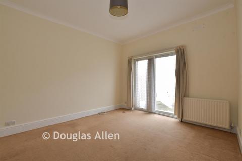 4 bedroom terraced house for sale, Ranelagh Gardens, Ilford, Essex