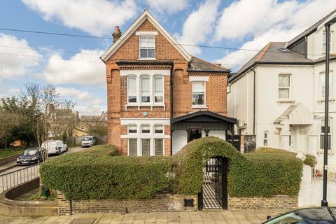 Barrow Road, London SW16