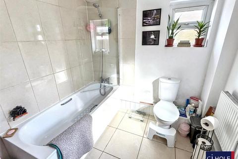 undefined, Lysons Avenue, Gloucester, GL1