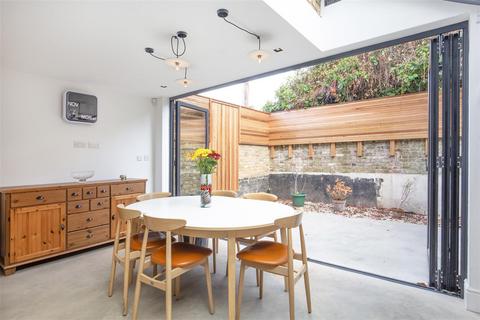 4 bedroom end of terrace house to rent, Springvale Terrace, London, W14