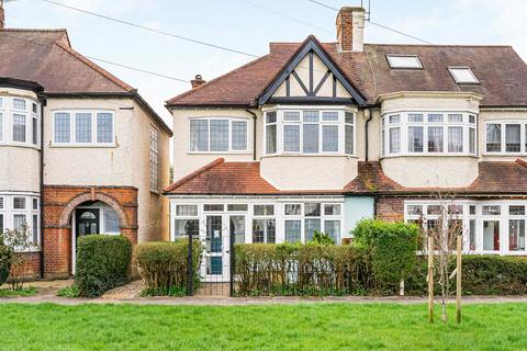 The Gardens, West Harrow Village