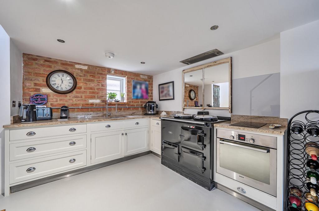 Kitchen/Dinng Rm
