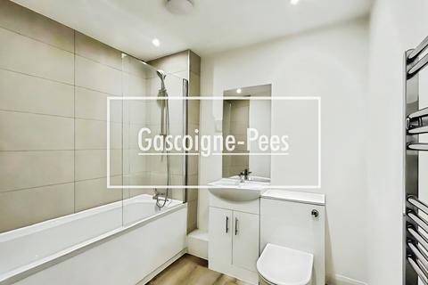 2 bedroom apartment to rent, Savoy Place, Farnborough, GU14