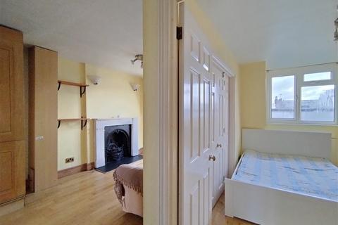 1 bedroom flat for sale, Jackson Road, London