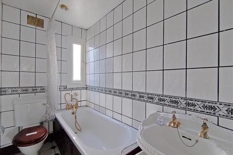 1 bedroom flat for sale, Jackson Road, London