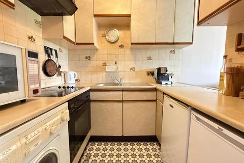 1 bedroom flat for sale, Ley Street, Ilford