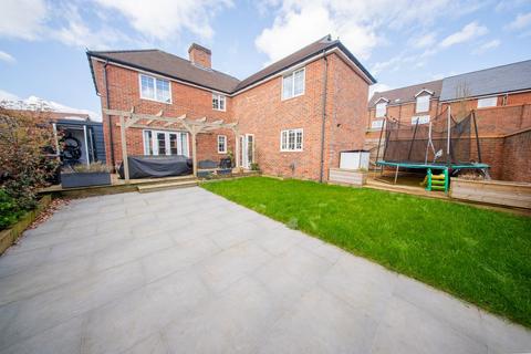 undefined, Hurstfield Crescent, Haywards Heath, RH17