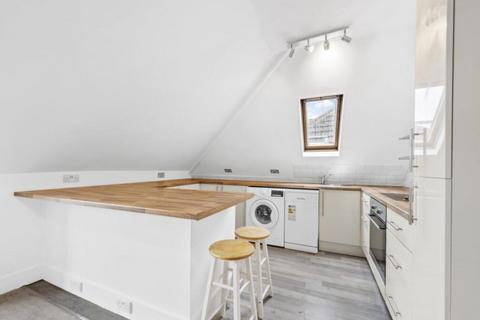 1 bedroom flat to rent, Fassett Road, Kingston upon Thames, KT1