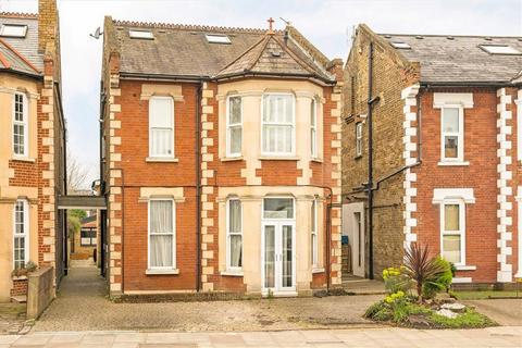 undefined, Waldegrave Road, Teddington TW11