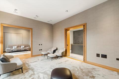 2 bedroom flat to rent, Victoria Road, Kensington, London, W8.