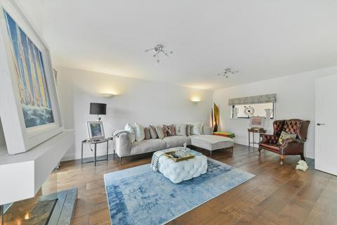 undefined, Mews Street, London, E1W.
