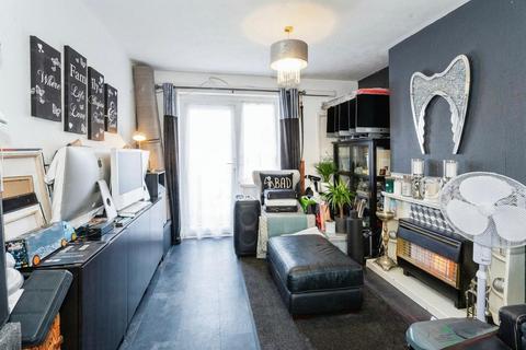 3 bedroom semi-detached house for sale, Waye Avenue, Hounslow TW5