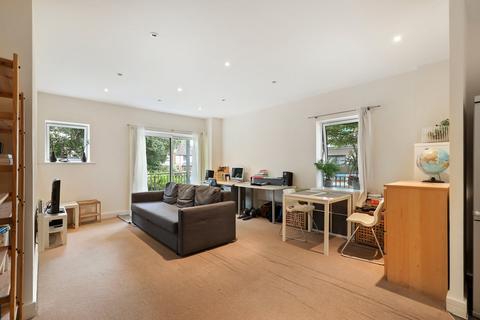 undefined, Rosse Gardens, Desvignes Drive, London, SE13