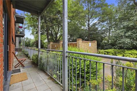 undefined, Rosse Gardens, Desvignes Drive, London, SE13