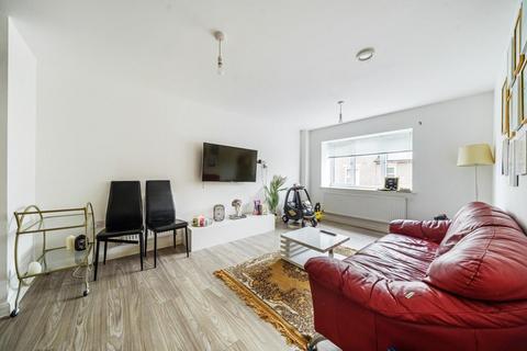 2 bedroom flat to rent, The Elms, John Street, Luton LU1