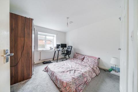2 bedroom flat to rent, The Elms, John Street, Luton LU1