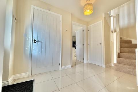 4 bedroom detached house for sale, Landerslee Drive, Truro