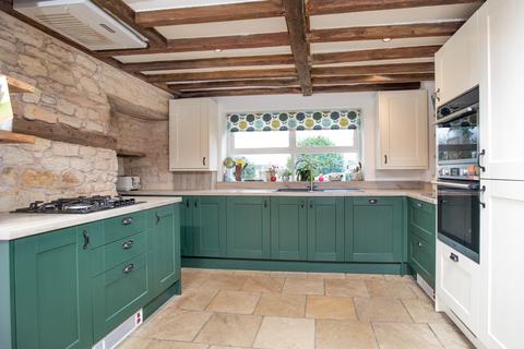 4 bedroom cottage for sale, High Street, Stanion, NN14