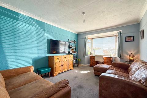 4 bedroom semi-detached house for sale, Oldfield Avenue, Willingdon, Eastbourne, BN20