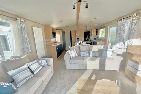 2 bedroom park home for sale, Seawick Holiday Park – Essex