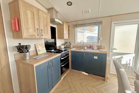 2 bedroom park home for sale, Seawick Holiday Park – Essex