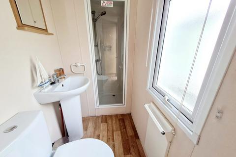 2 bedroom park home for sale, Seawick Holiday Park – Essex