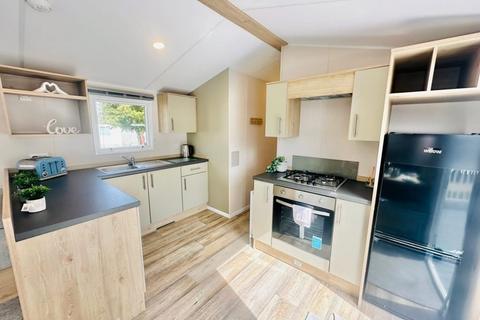 2 bedroom park home for sale, Seawick Holiday Park – Essex