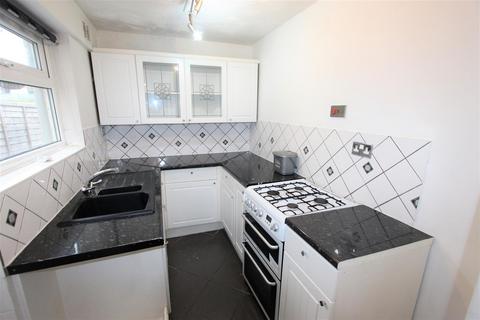 2 bedroom terraced house to rent, Gladstone Road, Maidstone ME14
