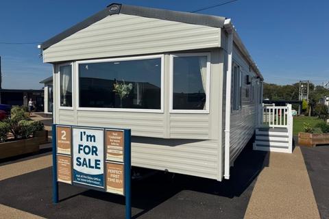 2 bedroom park home for sale, Solent Breezes Holiday Park – Hampshire