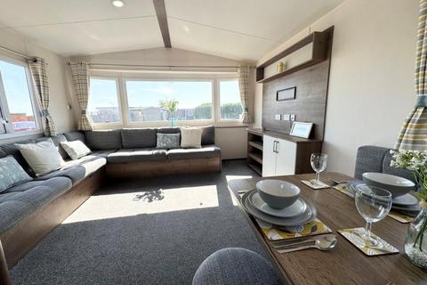 2 bedroom park home for sale, Solent Breezes Holiday Park – Hampshire