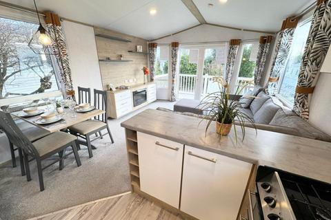 2 bedroom park home for sale, Solent Breezes Holiday Park – Hampshire