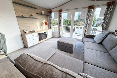 2 bedroom park home for sale, Solent Breezes Holiday Park – Hampshire