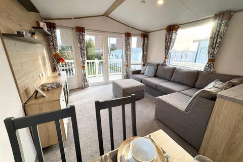 2 bedroom park home for sale, Solent Breezes Holiday Park – Hampshire