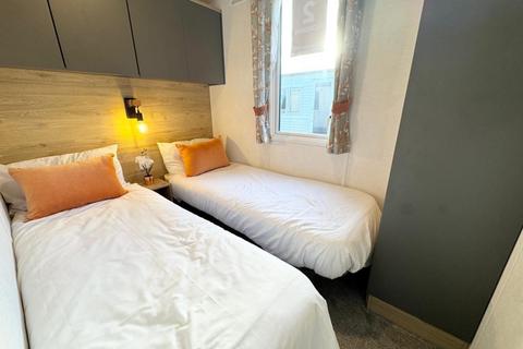 2 bedroom park home for sale, Solent Breezes Holiday Park – Hampshire