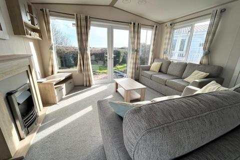 2 bedroom park home for sale, Solent Breezes Holiday Park – Hampshire