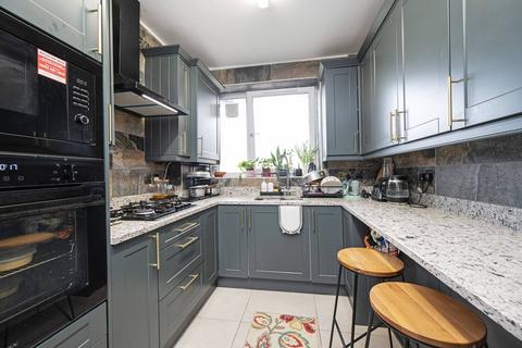undefined, Malcolm Road, Stepney, London, E1