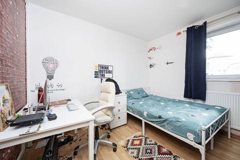 undefined, Malcolm Road, Stepney, London, E1