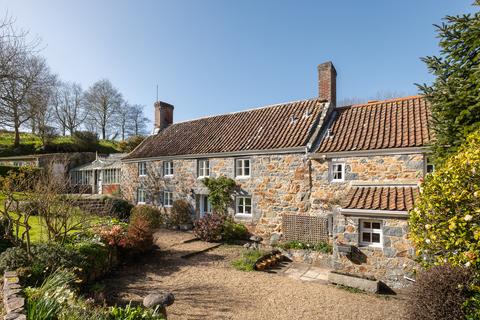 4 bedroom detached house for sale, Rue Des Falles, St. Pierre du Bois, Guernsey