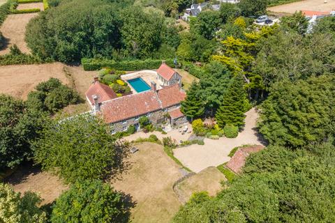 4 bedroom detached house for sale, Rue Des Falles, St. Pierre du Bois, Guernsey