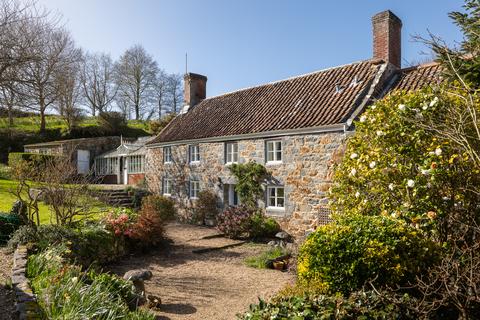 4 bedroom detached house for sale, Rue Des Falles, St. Pierre du Bois, Guernsey
