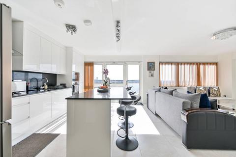 2 bedroom flat for sale, Wheatlands, Heston, Heston, Hounslow, TW5