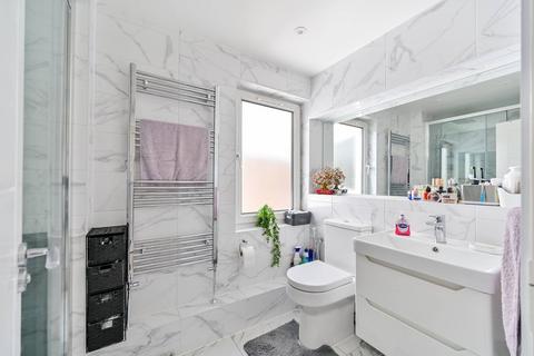 2 bedroom flat for sale, Wheatlands, Heston, Heston, Hounslow, TW5
