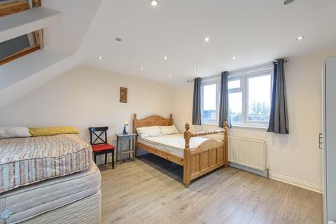 4 bedroom detached house to rent, Rushden Gardens, Mill Hill, London, NW7