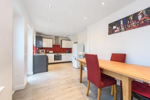 4 bedroom detached house to rent, Rushden Gardens, Mill Hill, London, NW7
