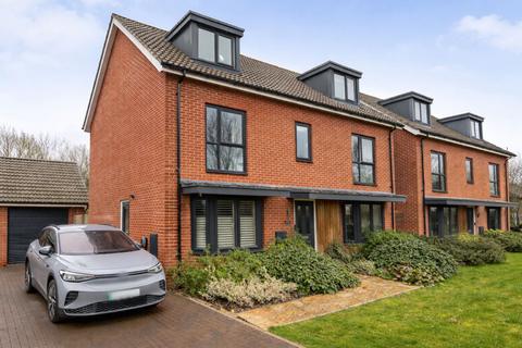 undefined, Gladiator Road, Upper Cambourne, CB23